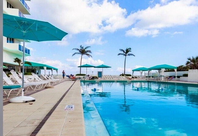 Building Photo - 3725 S Ocean Dr
