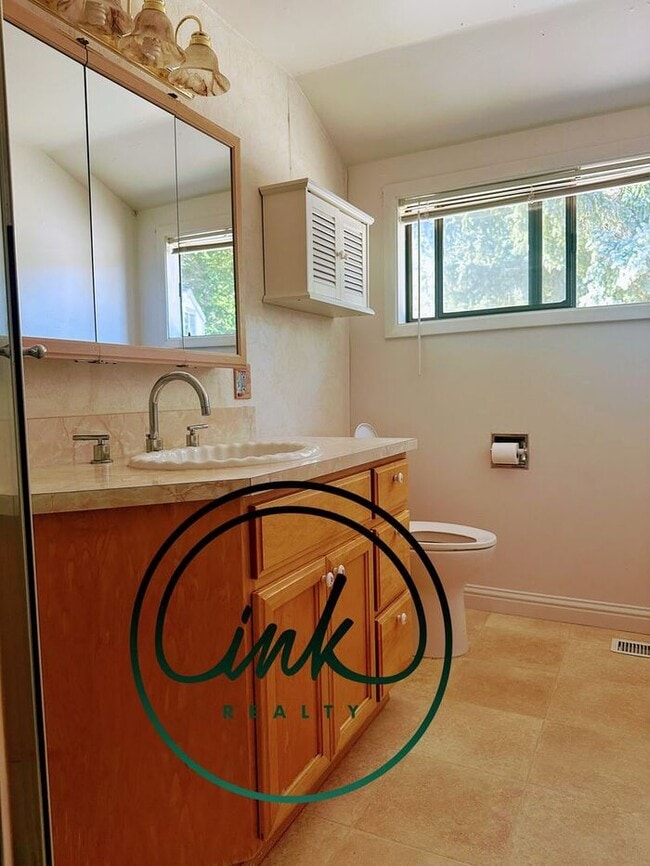 Building Photo - Spacious Corner Lot near Foothills