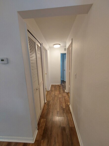HALL TO BDRMS - 557 Windermere Dr