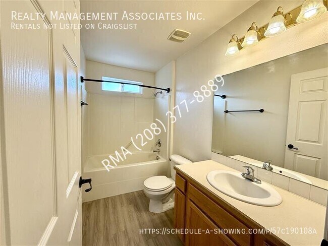 Building Photo - 10054 W Garverdale Ln