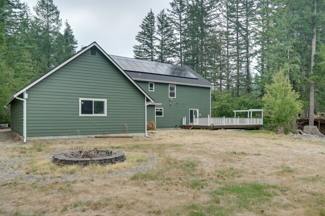 Building Photo - Ravensdale 3 Story, close to Lake Retreat,...
