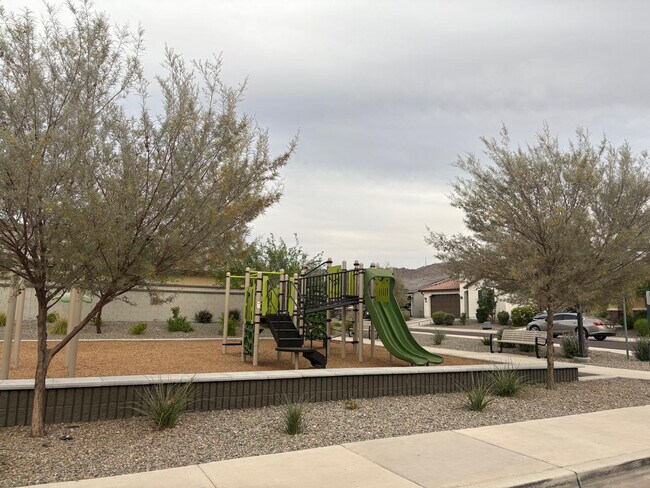 Building Photo - 1649 W la Mirada Dr