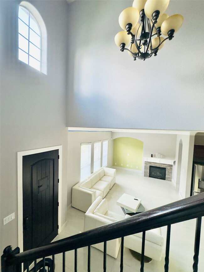 Building Photo - 14535 San Pietro Dr