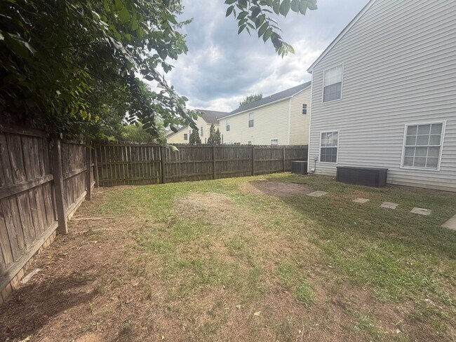 Building Photo - 1755 Polaris Dr