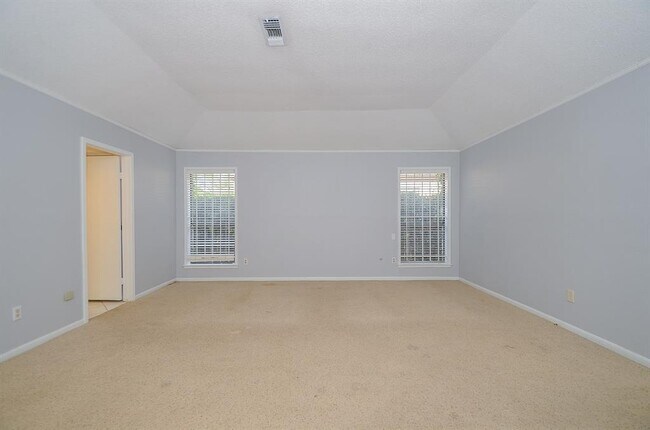 Building Photo - 11906 Pepperdine Ln