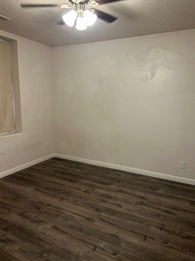 Building Photo - 2695 E 370 N