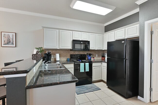 Building Photo - 1001 Krenek Tap Rd