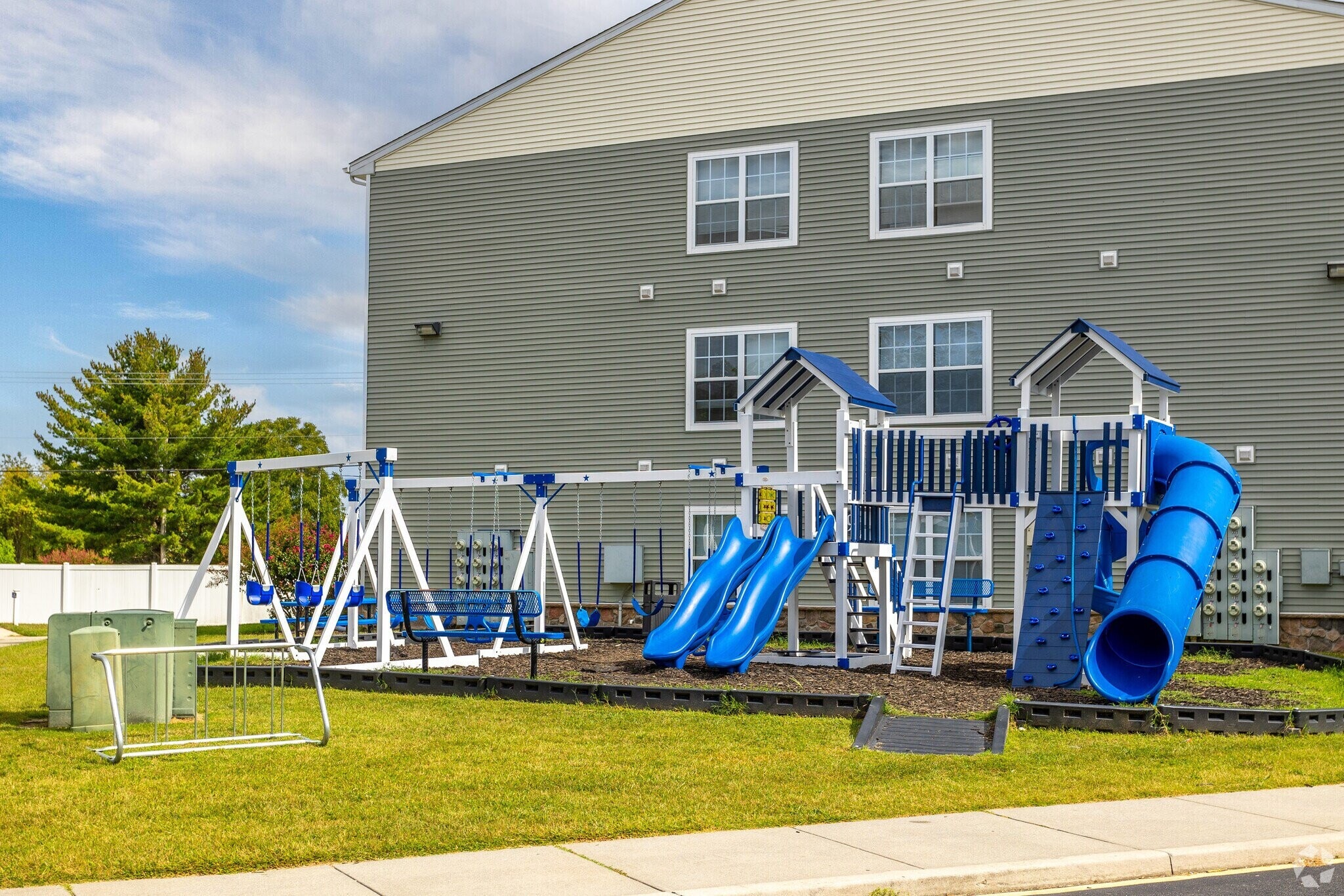 Building Photo - 23033 Meadow Wood Ct