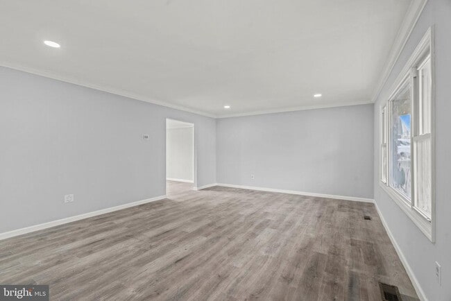 Building Photo - 48 Marboro Ln