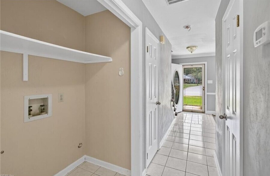 Building Photo - 1901 Haviland Dr