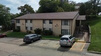 Building Photo - 405 Clayton Dr