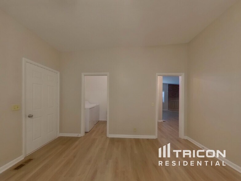 Building Photo - 2087 Meadowbrook Dr SW