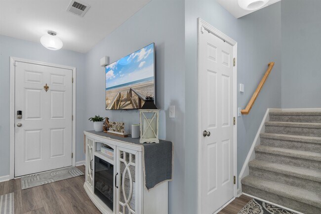 Building Photo - 161 Barclay Dr