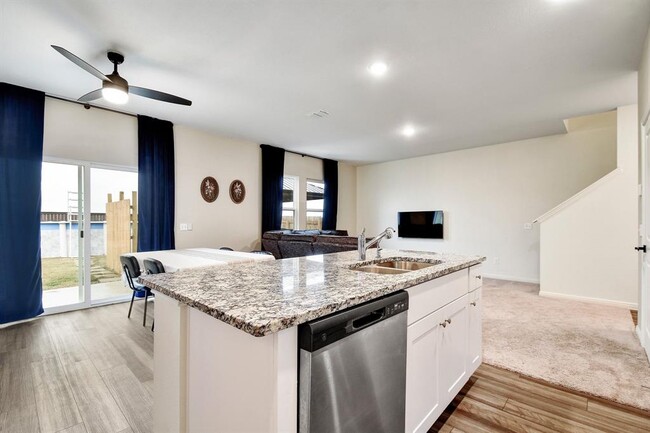 Building Photo - 414 Plateau St