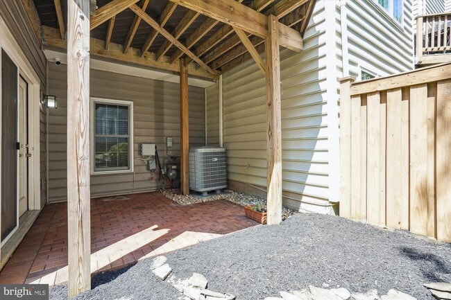 Building Photo - 4524 Fair Valley Dr