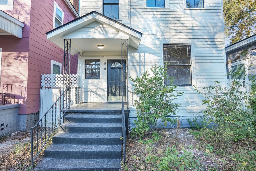 Building Photo - 518 E 33rd St