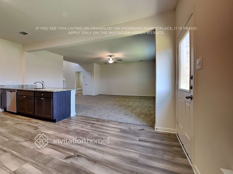 Building Photo - 3041 Chico Dr
