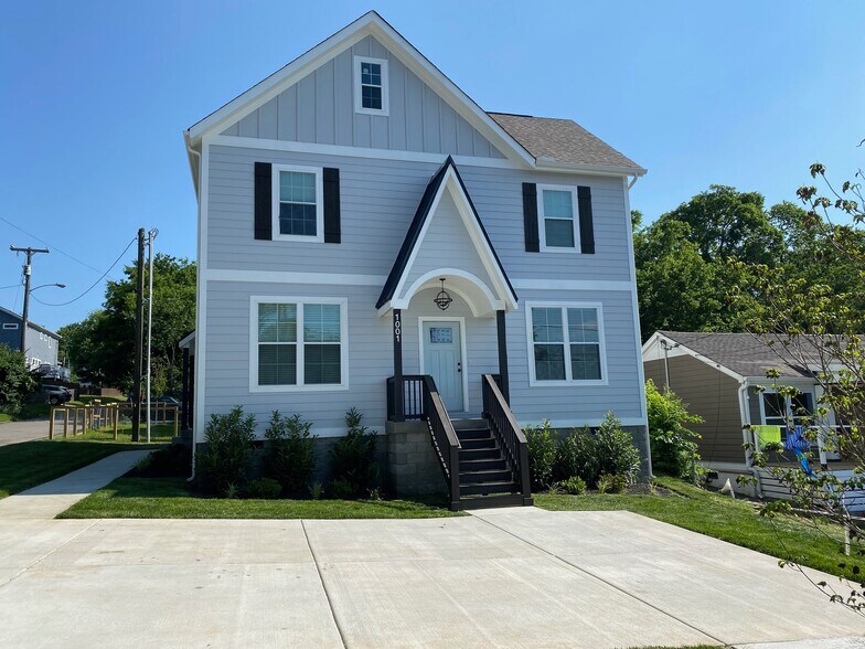 Building Photo - 1001 Thomas Ave