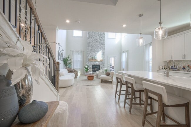 Building Photo - Beautiful 4 bed 3.5 bath over 3000 sq. ft. home with lots of upgrades in Mt. Juliet.  Perfect ent...