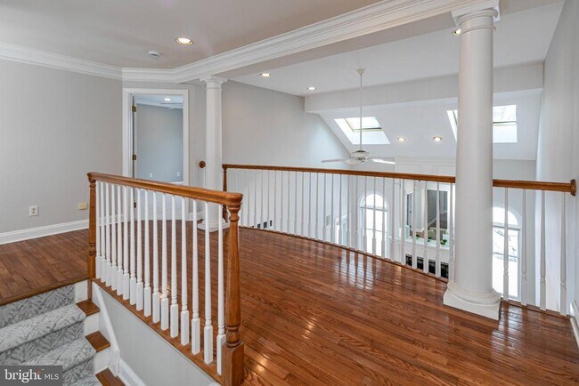 Building Photo - 497 Christopher Dr