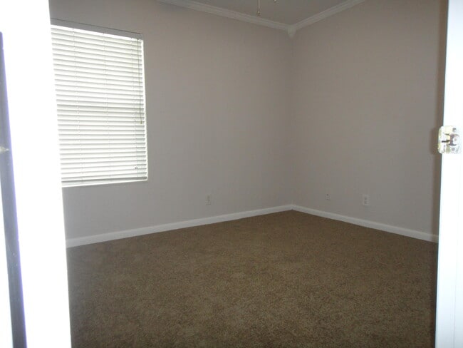 Building Photo - 15060 Corby Ct