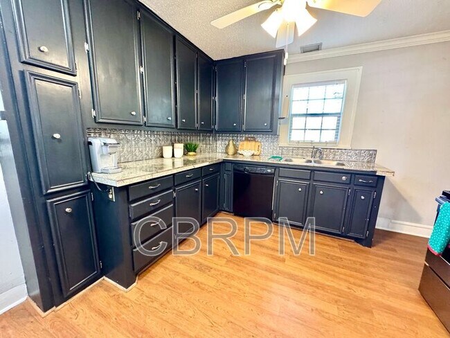 Building Photo - 2702 23rd St