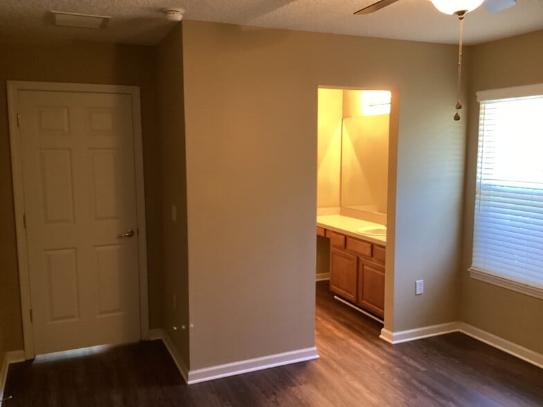 Building Photo - 4152 Lonicera Loop