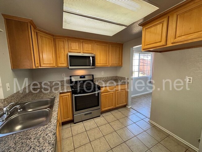 Building Photo - 6632 Bandola St