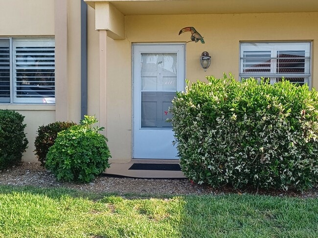 Building Photo - Ocean view FULLY FURNISHED 2+ / 2 with Boa...