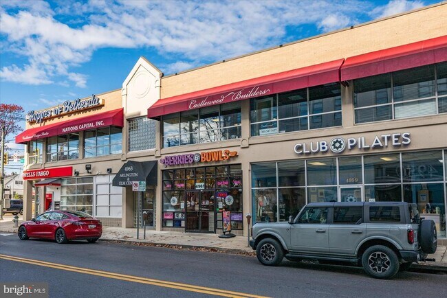 Building Photo - 4915 Hampden Ln