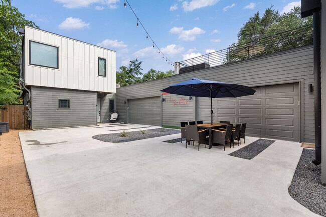 Building Photo - 4407 Merle Dr