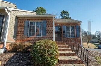 Building Photo - 1 Bed / 1 Bath North Durham Townhome!