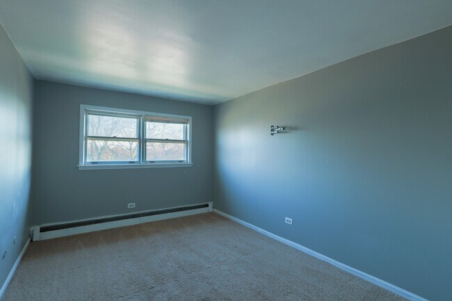 Building Photo - 4410 W 111th St