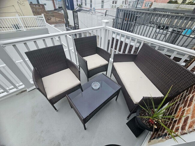 Building Photo - 4009 Ventnor Ave