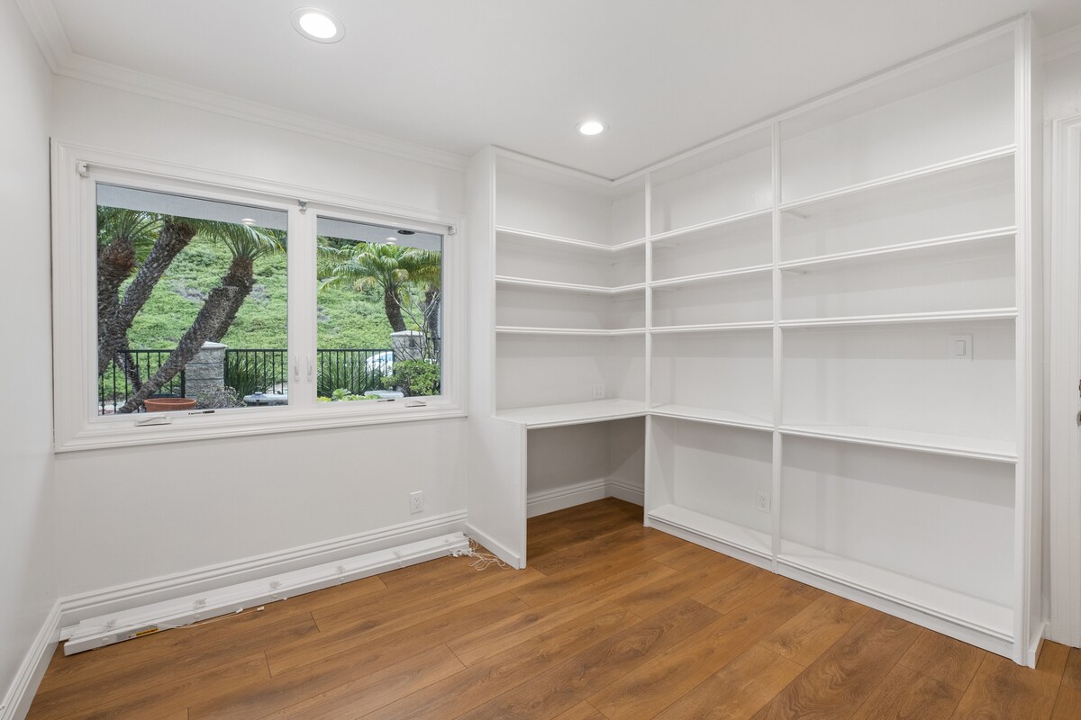 Building Photo - 4013 Via Manzana