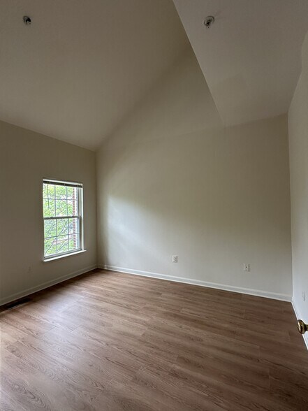 Building Photo - 420 Redland Blvd