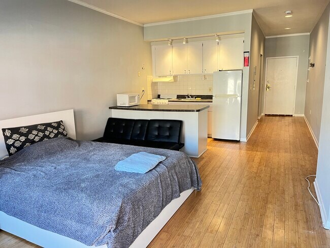 Building Photo - 94 Washington St