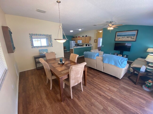 Building Photo - Beautiful SEASONAL, Fully Furnished, turnk...