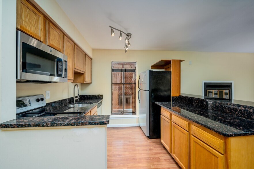 Building Photo - 35 Andrew Pl