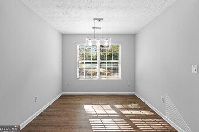 Building Photo - 47 Matthews St