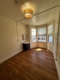 Building Photo - 205 9th St