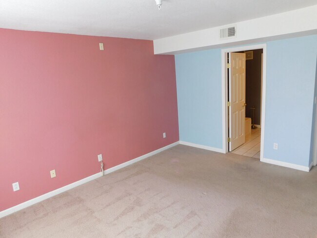 Building Photo - 3 Bed | 2 Bath | 1,264 sq ft | Littleton, CO  **Available Mid August**