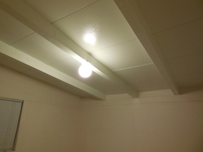 The room for rent - 172 N Winton Ave