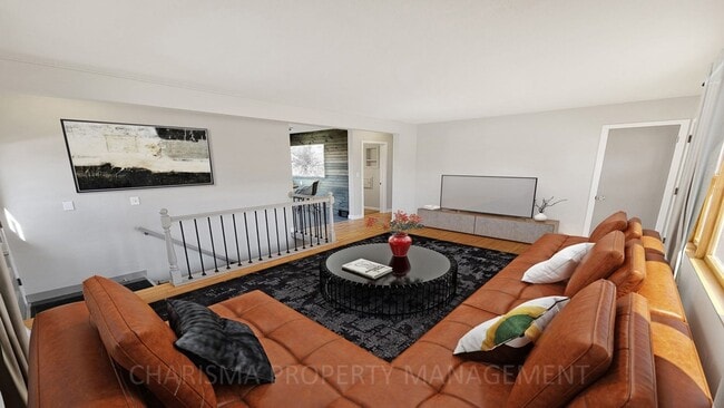 Building Photo - Newly Updated 2 Bedroom, 1.5 Bath House, Centrally Located