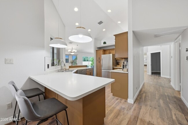 Building Photo - 10432 W Avalon Dr