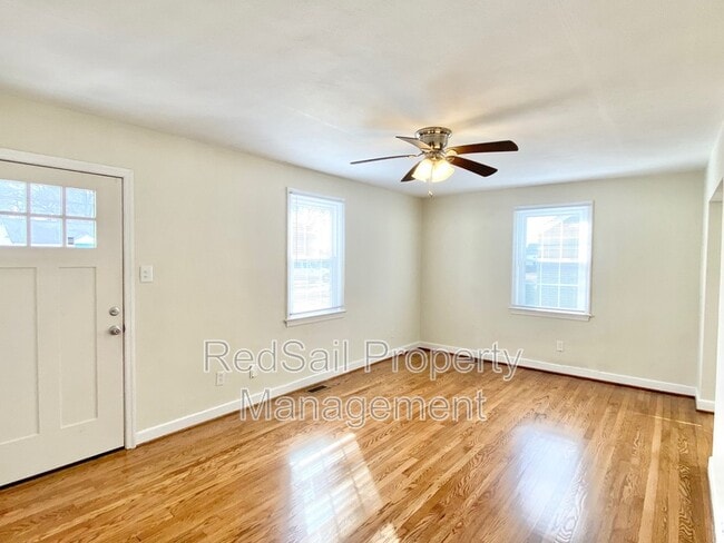 Building Photo - 619 Brewer St