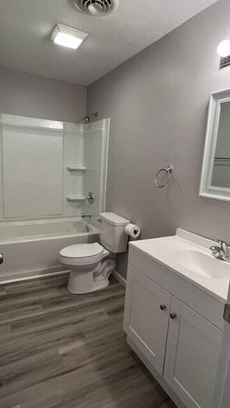 Building Photo - 3831 Greendale Pl NE