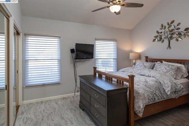 Building Photo - 833 Catalina Dr