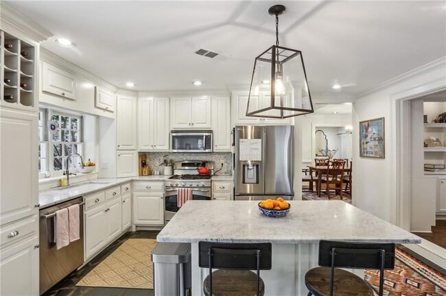 Building Photo - 2415 Oldfield Rd NW