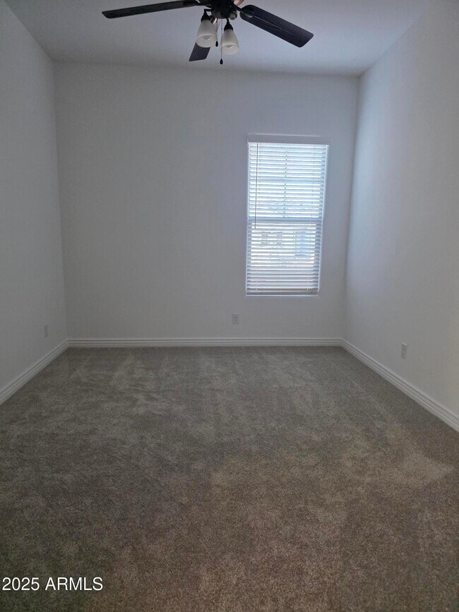 Building Photo - 7641 W Staghorn Rd